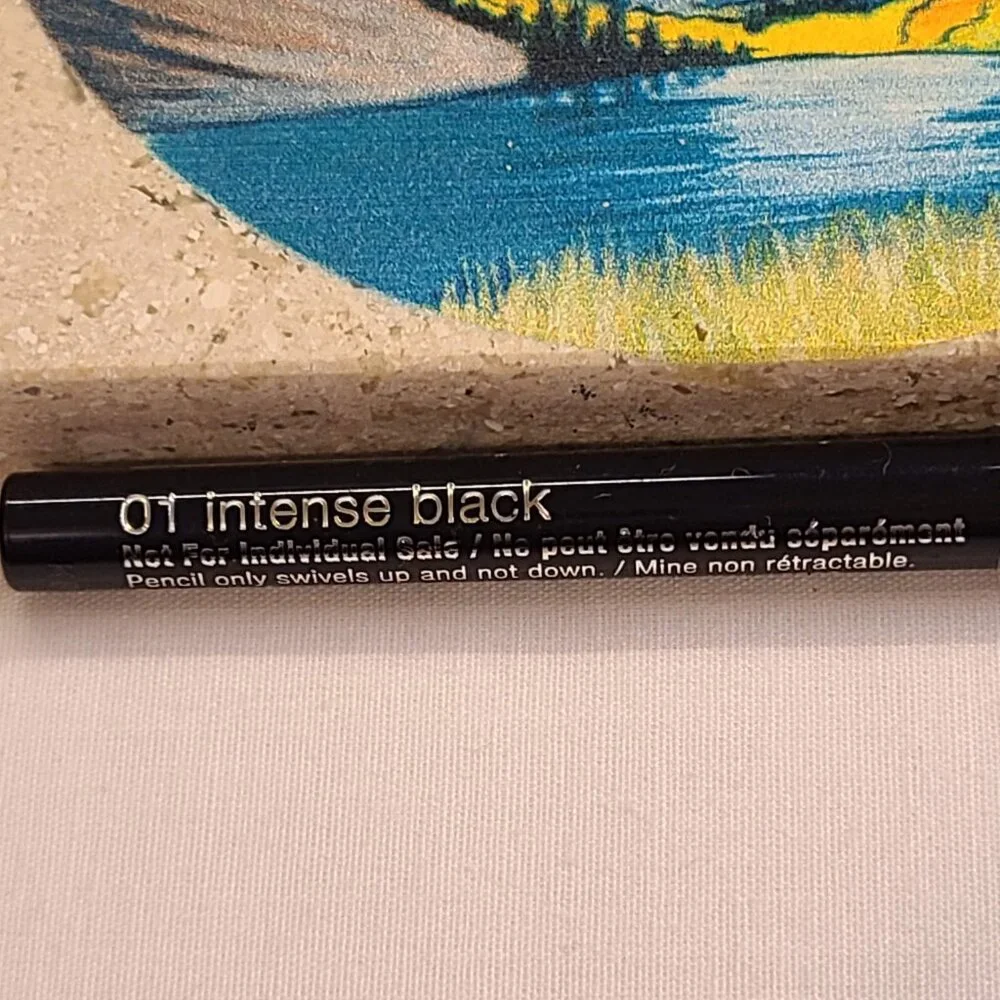 Clinique Quickliner For Eyes Intense Black Eyeliner